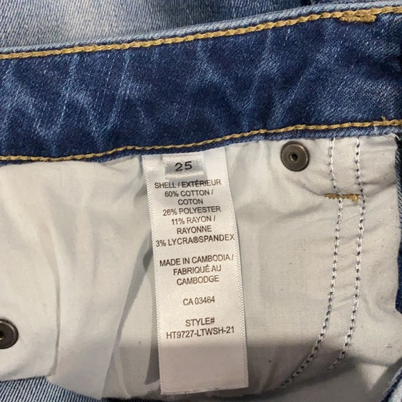 Revolution (by Ricki’s) Woman’s Brooke Capris - Size 25 - Picture 4 of 4